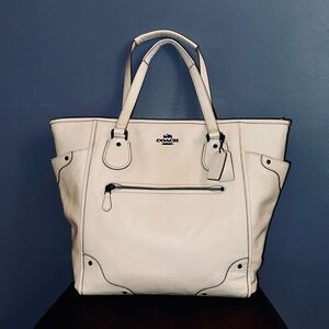 COACH Pebbled Grain Leather Mickie Tote. Chalk White.